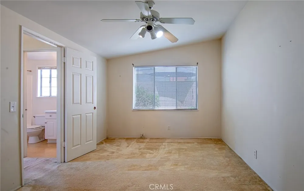 332 Walnut Street Costa Mesa, CA 92627