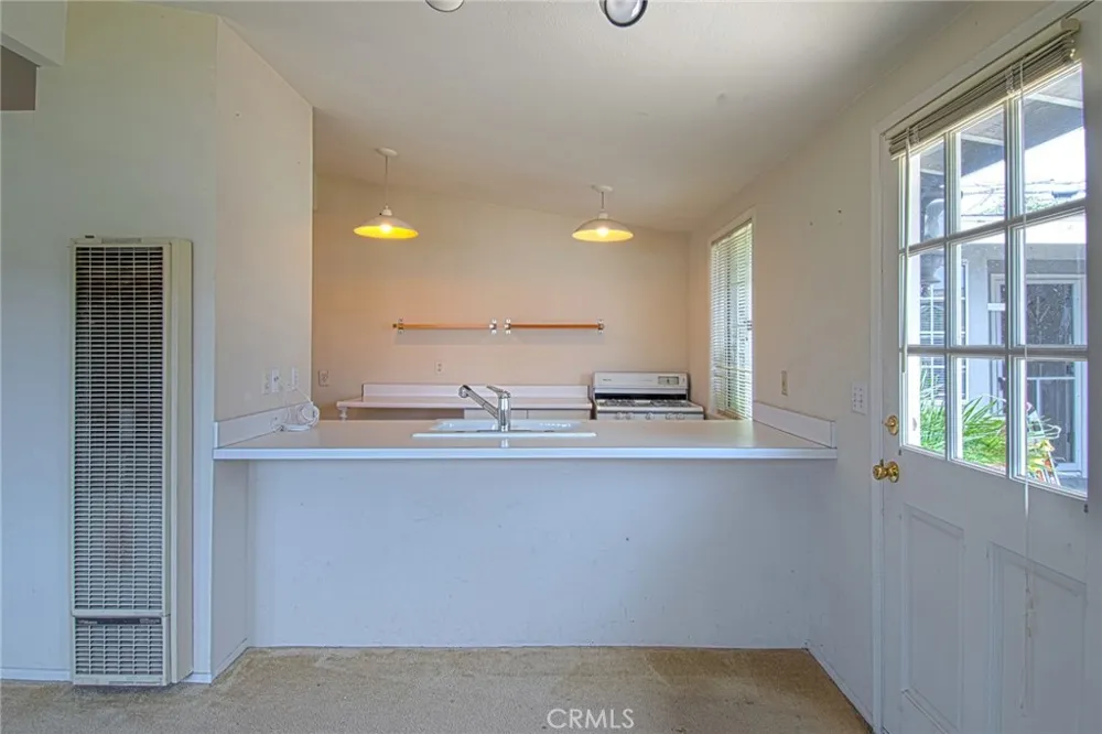 332 Walnut Street Costa Mesa, CA 92627