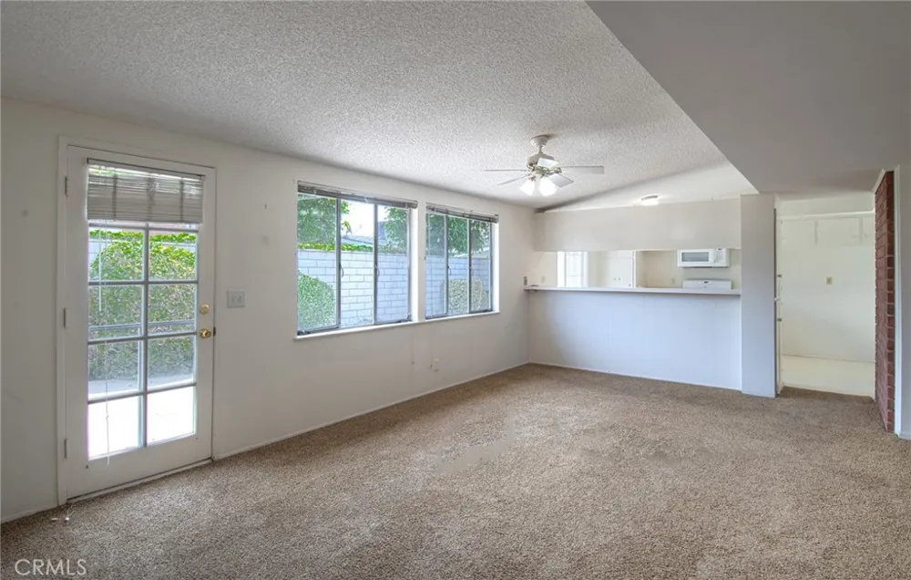 332 Walnut Street Costa Mesa, CA 92627