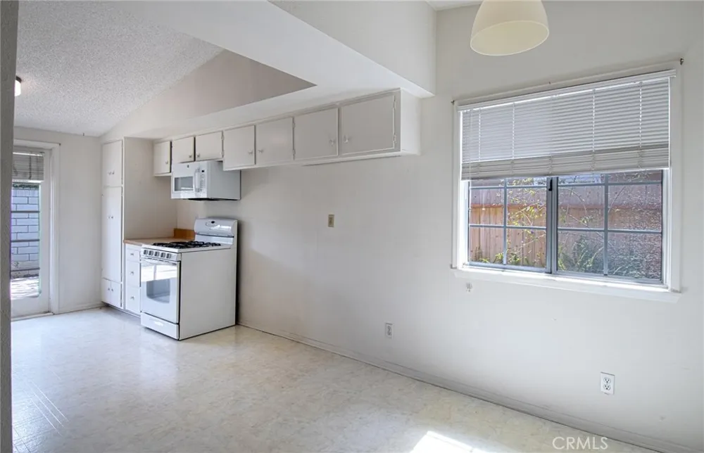 332 Walnut Street Costa Mesa, CA 92627