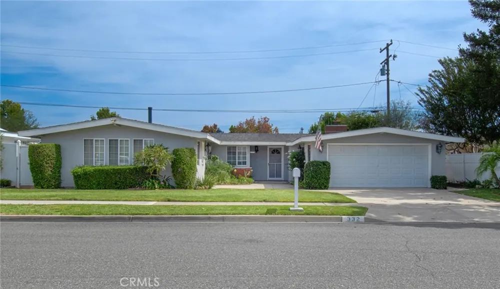 332 Walnut Street Costa Mesa, CA 92627