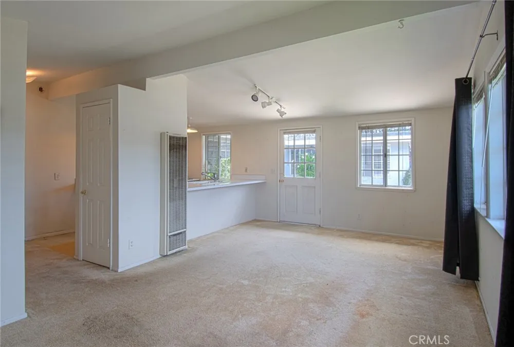 332 Walnut Street Costa Mesa, CA 92627
