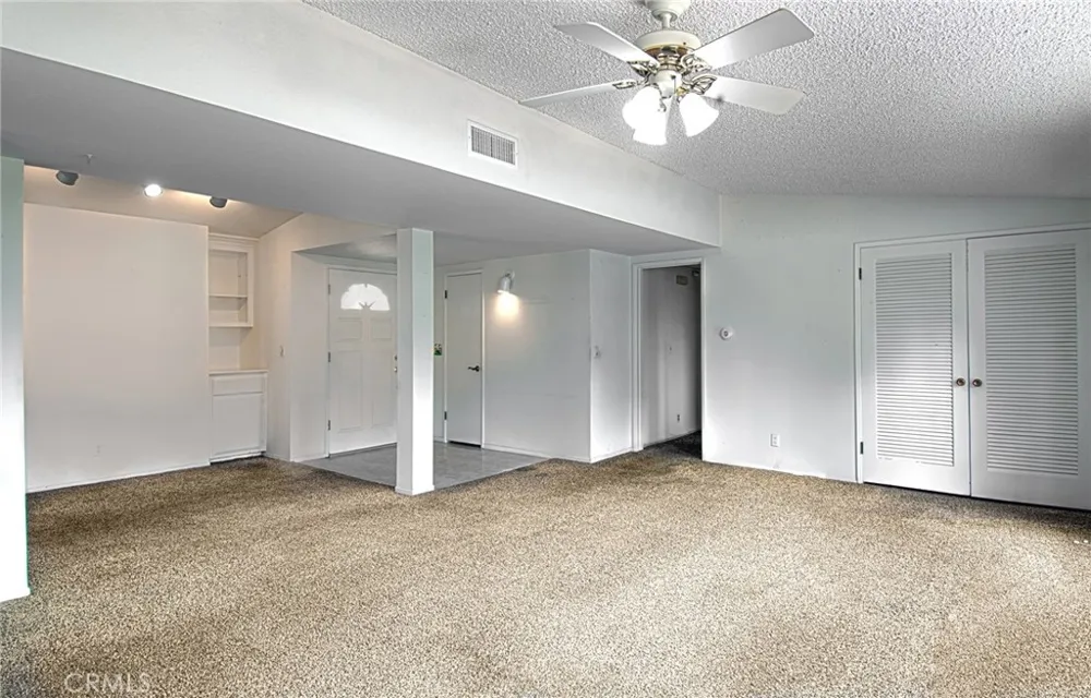 332 Walnut Street Costa Mesa, CA 92627