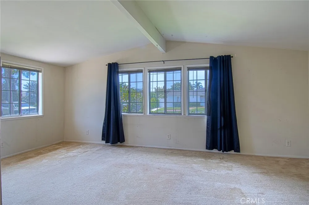 332 Walnut Street Costa Mesa, CA 92627