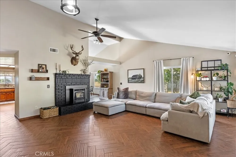 17741 Churchill Tehachapi, CA 93561