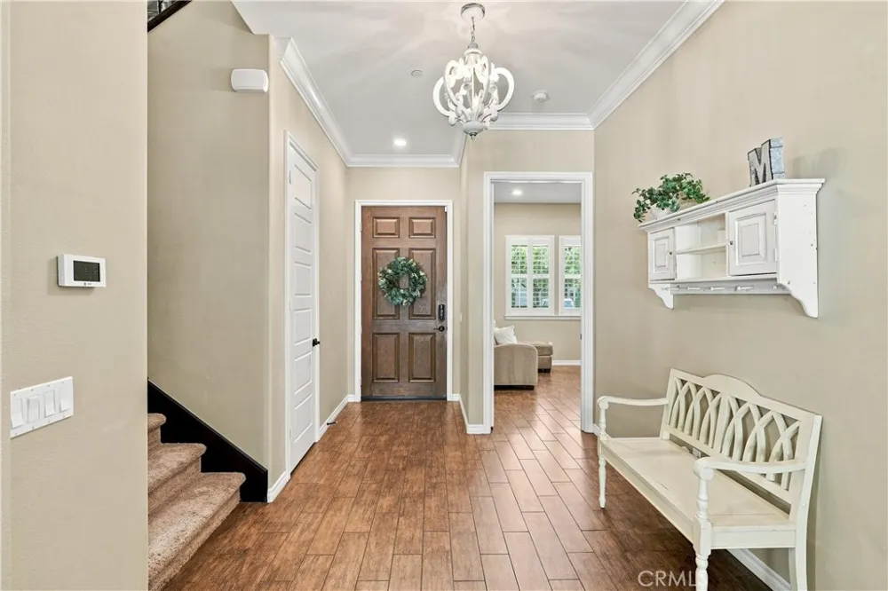 22389 Midtown Court Saugus, CA 91350