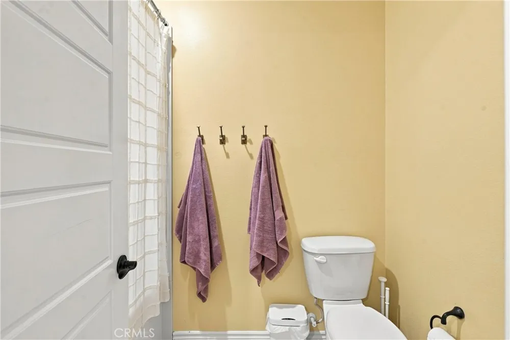22389 Midtown Court Saugus, CA 91350