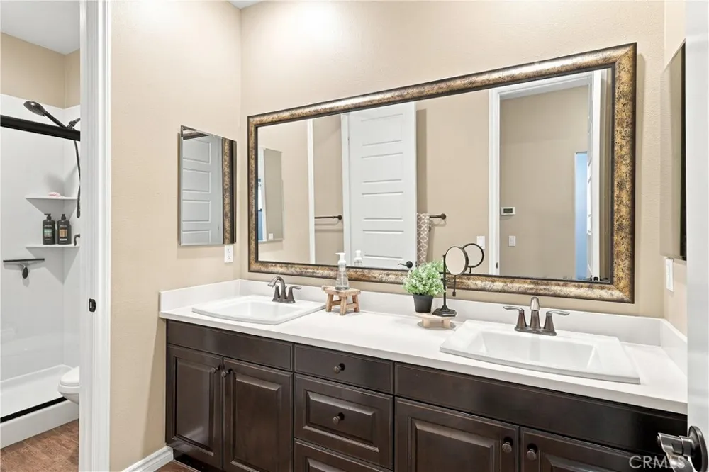 22389 Midtown Court Saugus, CA 91350