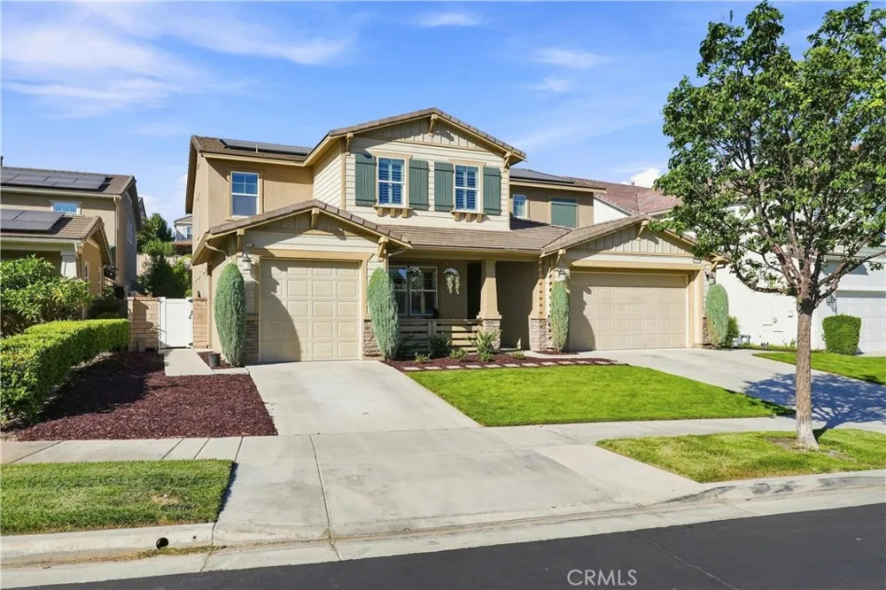 22389 Midtown Court Saugus, CA 91350