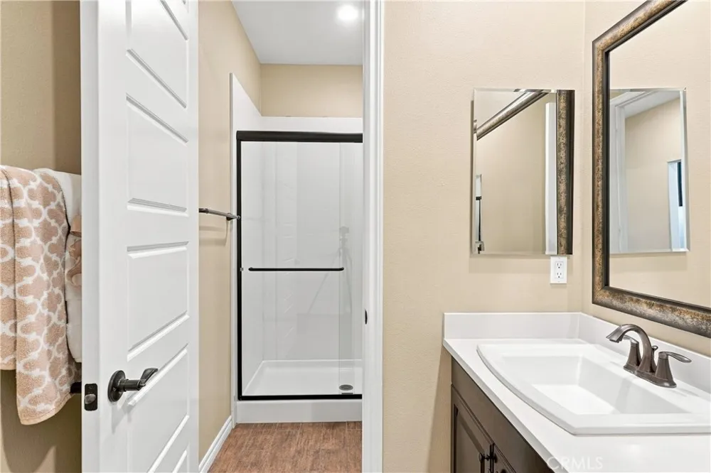 22389 Midtown Court Saugus, CA 91350
