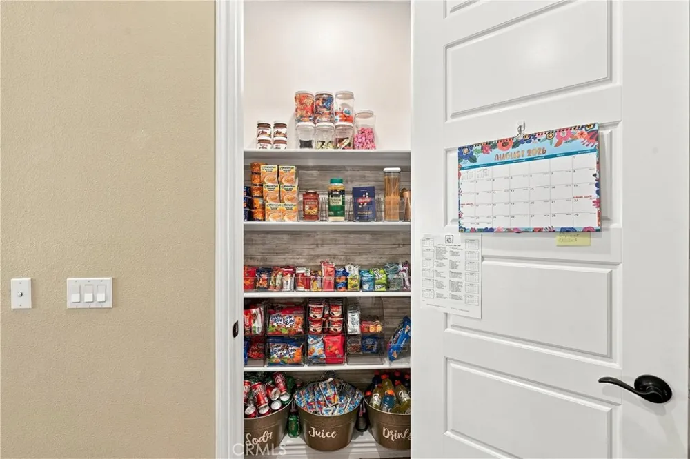 22389 Midtown Court Saugus, CA 91350