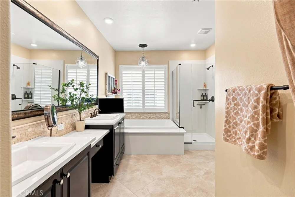 22389 Midtown Court Saugus, CA 91350