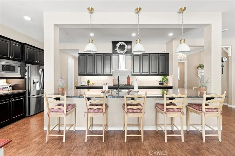 22389 Midtown Court Saugus, CA 91350