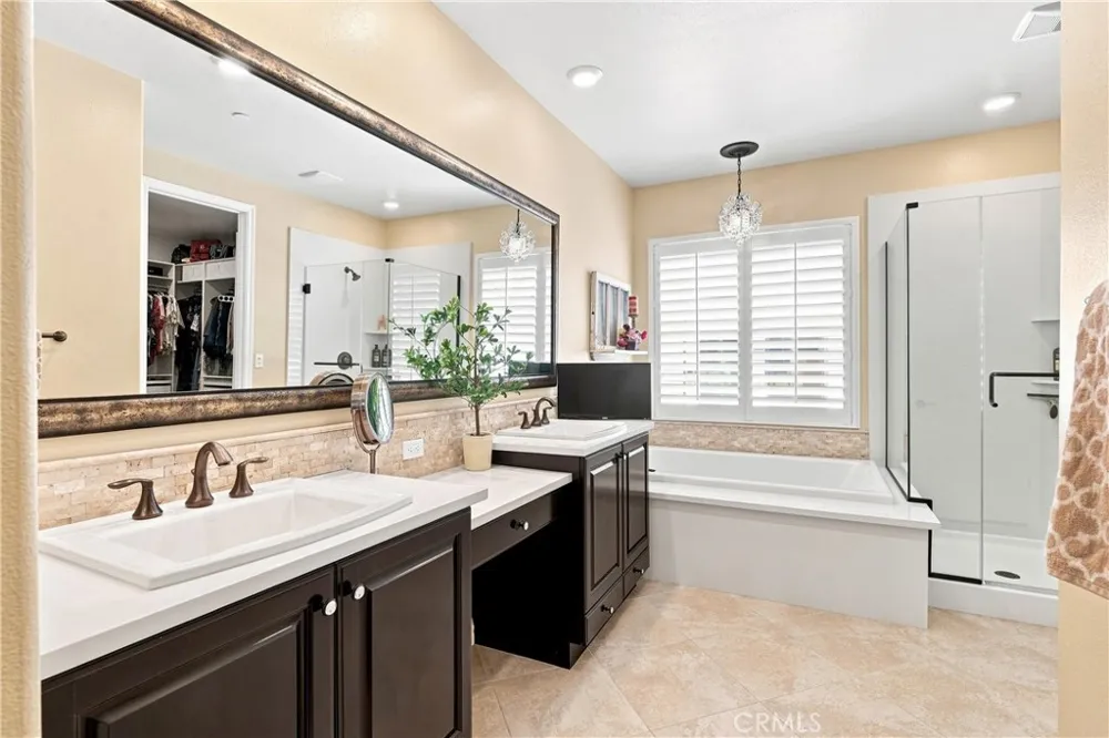 22389 Midtown Court Saugus, CA 91350