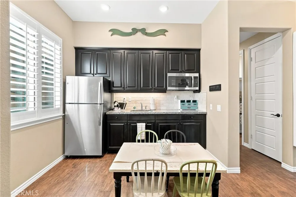 22389 Midtown Court Saugus, CA 91350