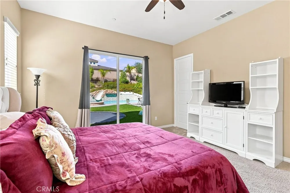 22389 Midtown Court Saugus, CA 91350