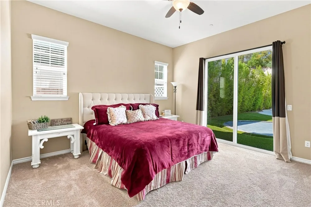 22389 Midtown Court Saugus, CA 91350