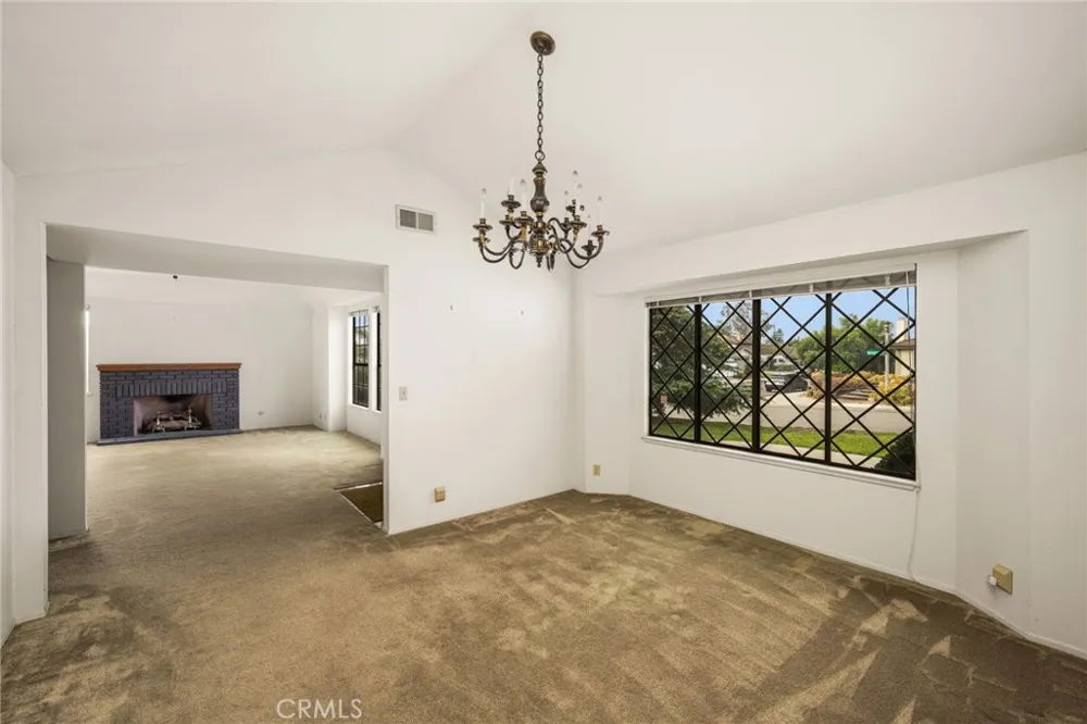 2664 La Gran Via Carlsbad, CA 92009