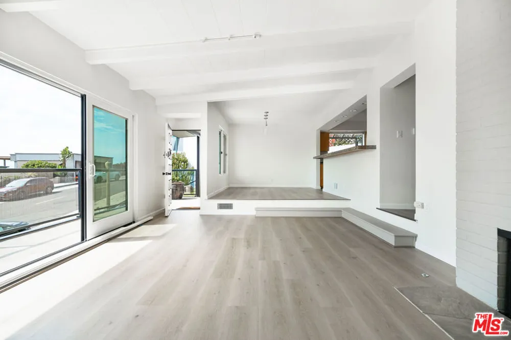7000 Vista Del Mar Lane Playa del Rey, CA 90293