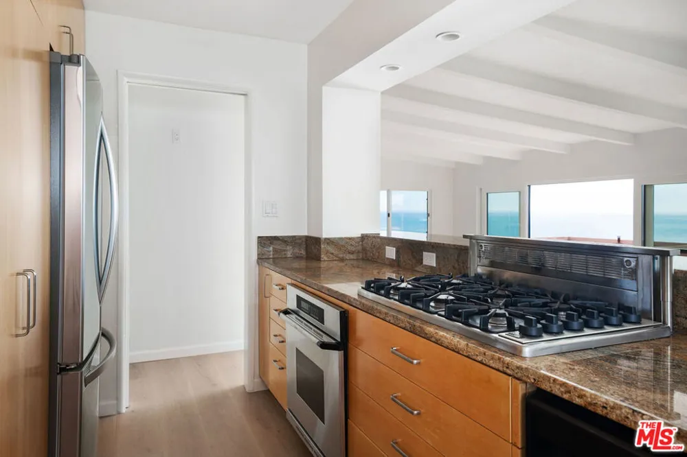 7000 Vista Del Mar Lane Playa del Rey, CA 90293