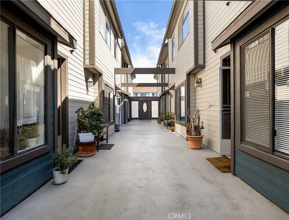 1600 Redondo Avenue #2 Long Beach, CA 90804