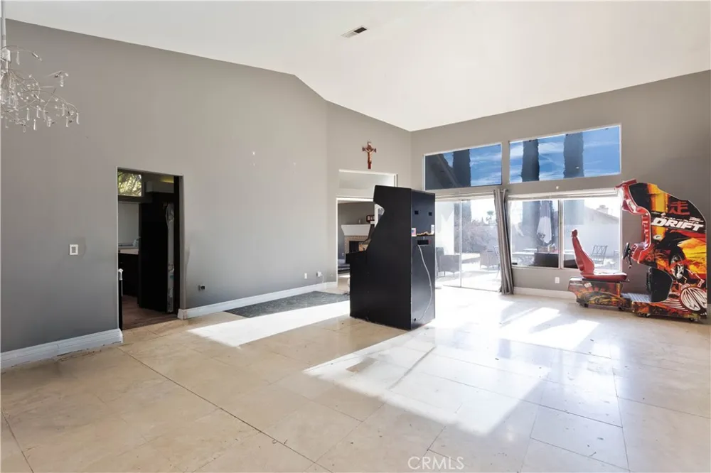 12433 Via Posada Victorville, CA 92392