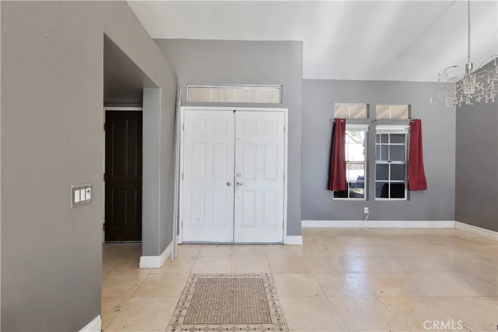 12433 Via Posada Victorville, CA 92392