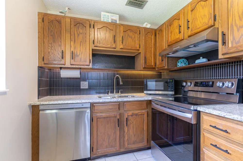 36 VISTA GARDENS TRAIL #103 Vero Beach, FL 32962