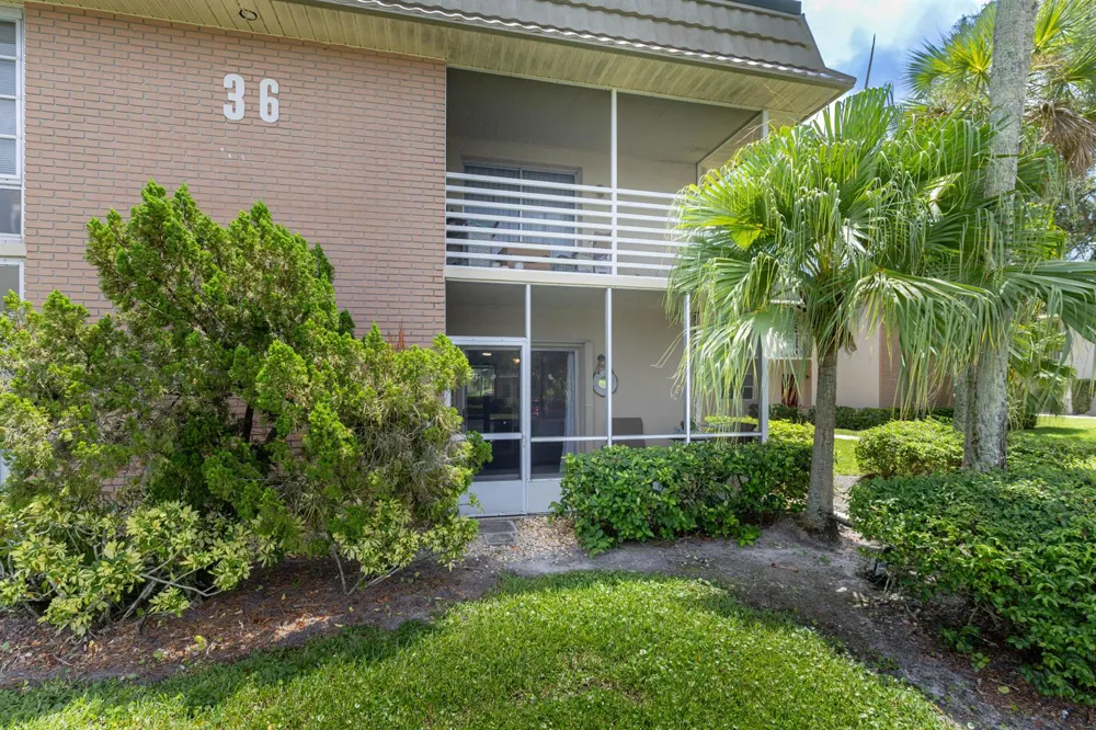 36 VISTA GARDENS TRAIL #103 Vero Beach, FL 32962