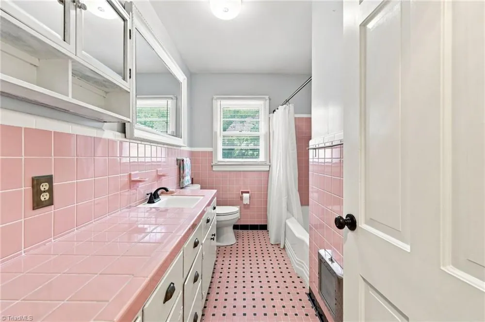 246 Fairview Avenue Mount Airy, NC 27030