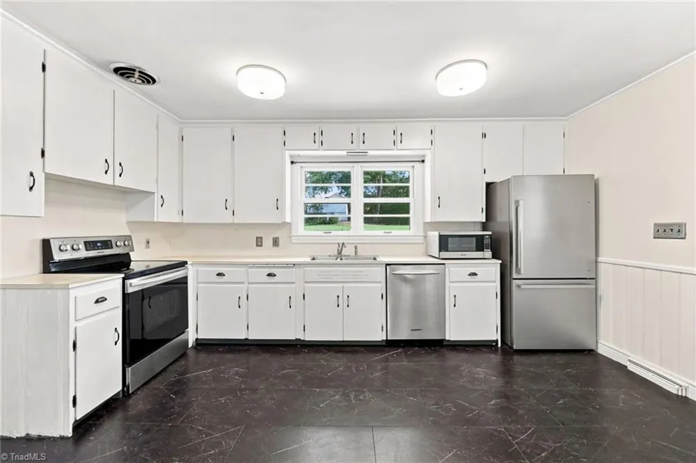 246 Fairview Avenue Mount Airy, NC 27030