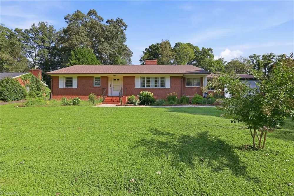 246 Fairview Avenue Mount Airy, NC 27030