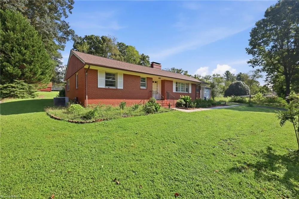 246 Fairview Avenue Mount Airy, NC 27030