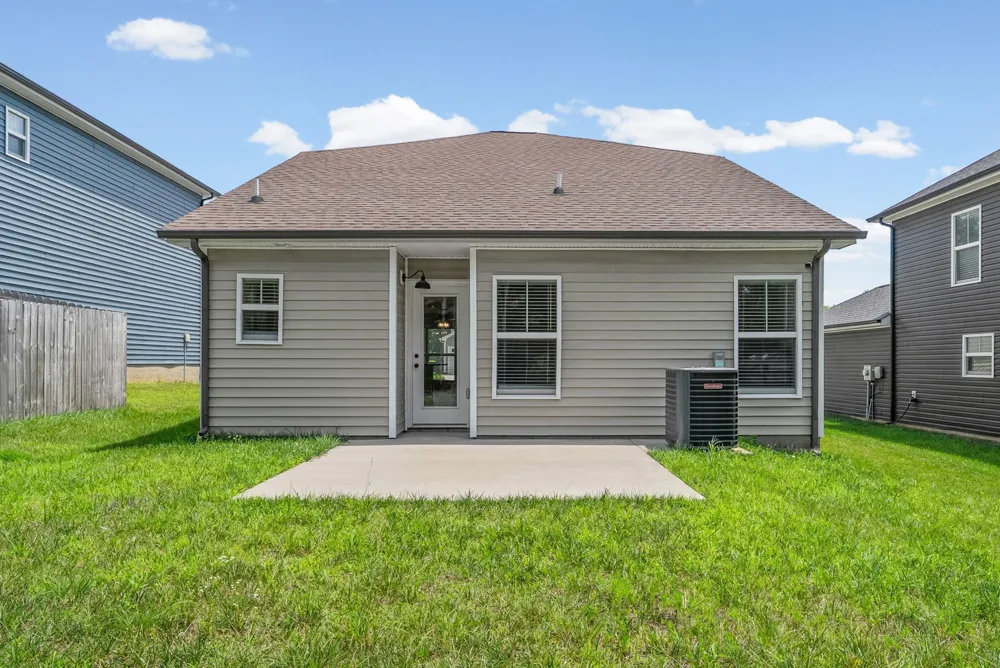 412 Hillside Dr Clarksville, TN 37040