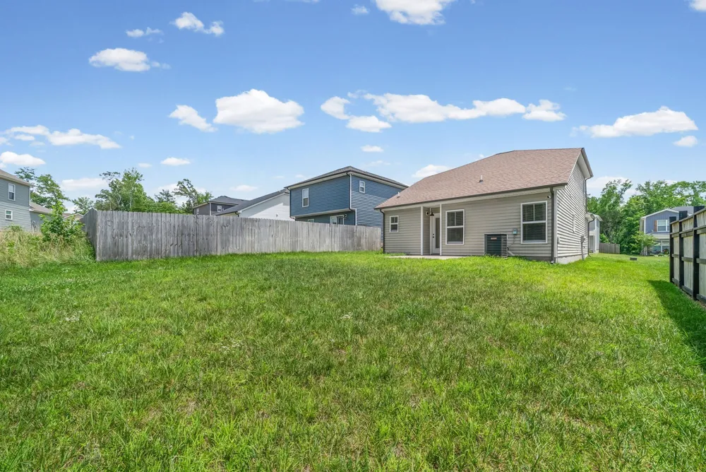 412 Hillside Dr Clarksville, TN 37040