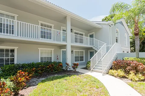 25767 LAKE AMELIA WAY #204