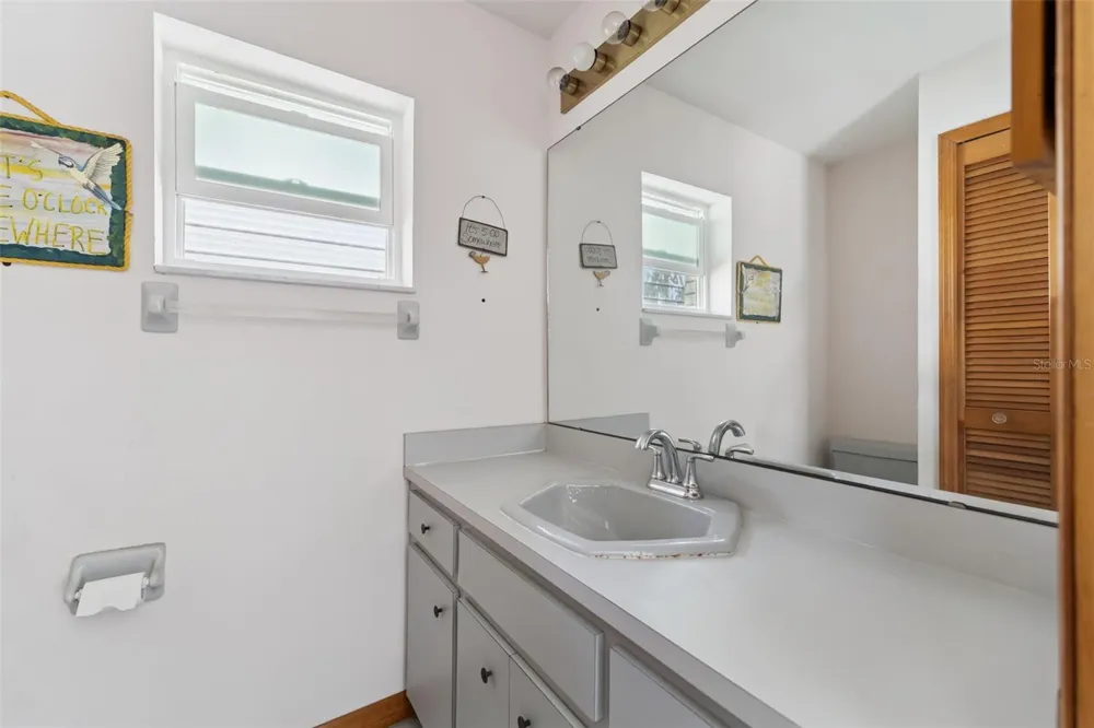 2610 TWELVE POINT DRIVE Lakeland, FL 33811
