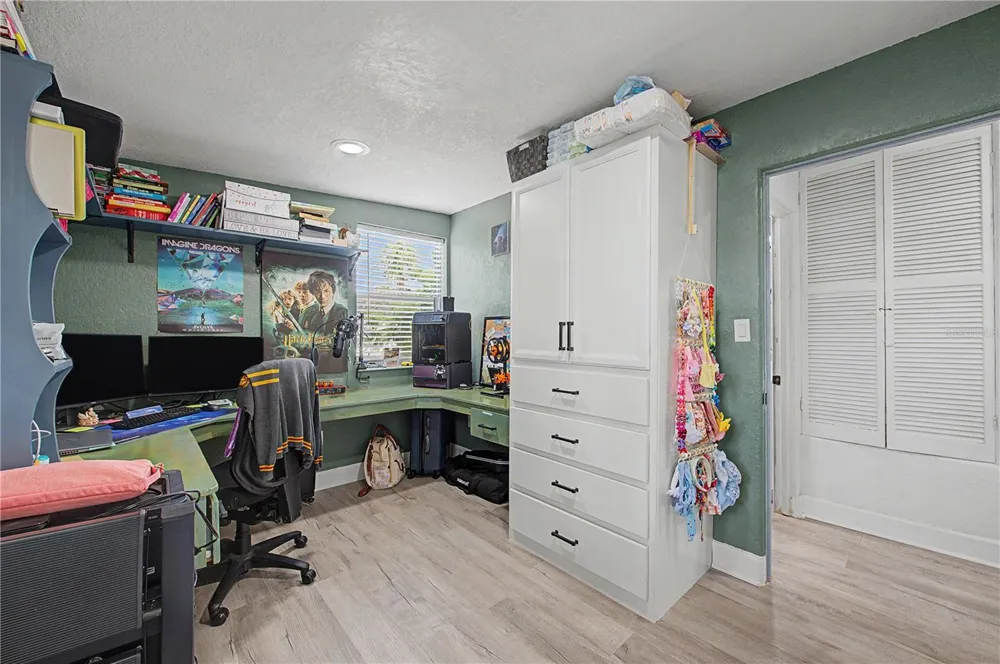 305 CORDOVA ROAD Auburndale, FL 33823