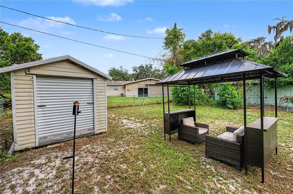 305 CORDOVA ROAD Auburndale, FL 33823
