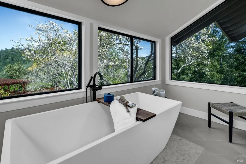 40 Los Pinos Nicasio, CA 94946