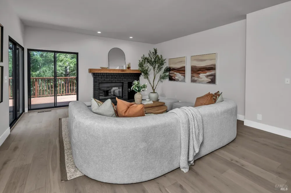 40 Los Pinos Nicasio, CA 94946