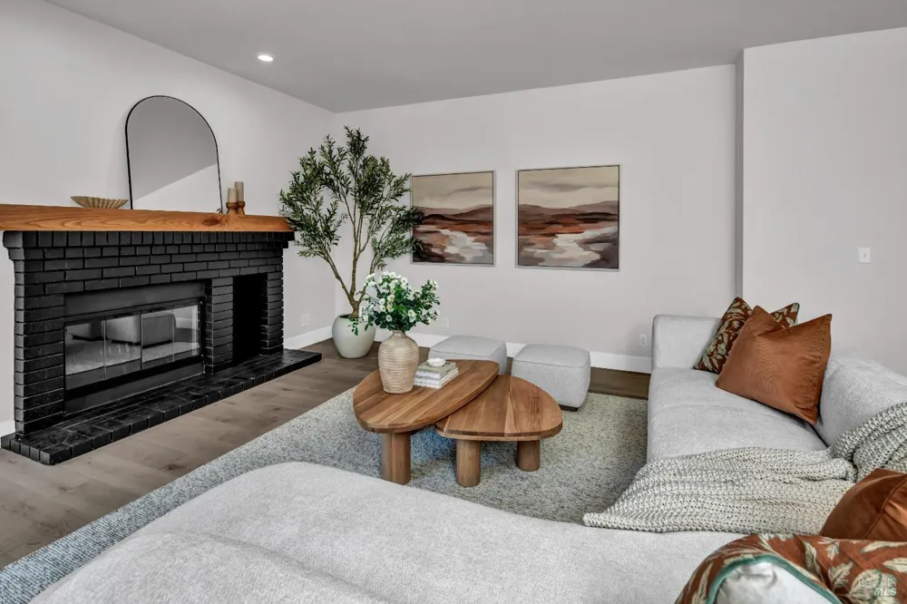 40 Los Pinos Nicasio, CA 94946