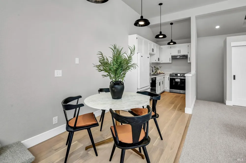 40 Los Pinos Nicasio, CA 94946