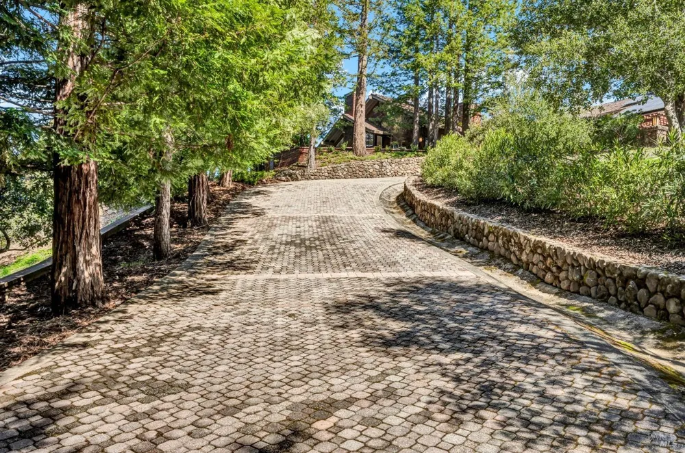40 Los Pinos Nicasio, CA 94946