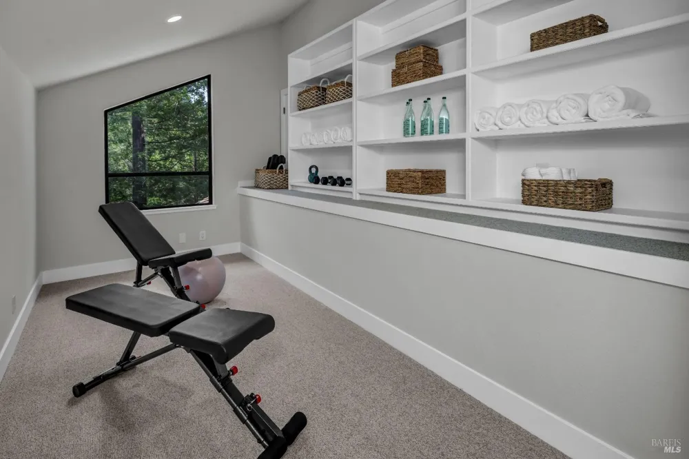 40 Los Pinos Nicasio, CA 94946