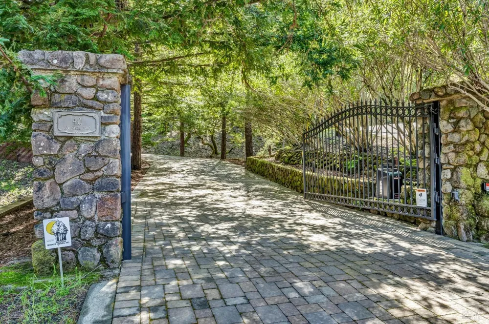 40 Los Pinos Nicasio, CA 94946