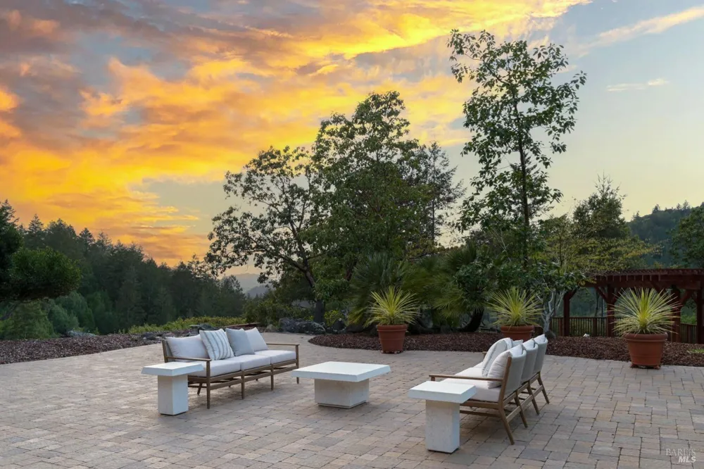 40 Los Pinos Nicasio, CA 94946