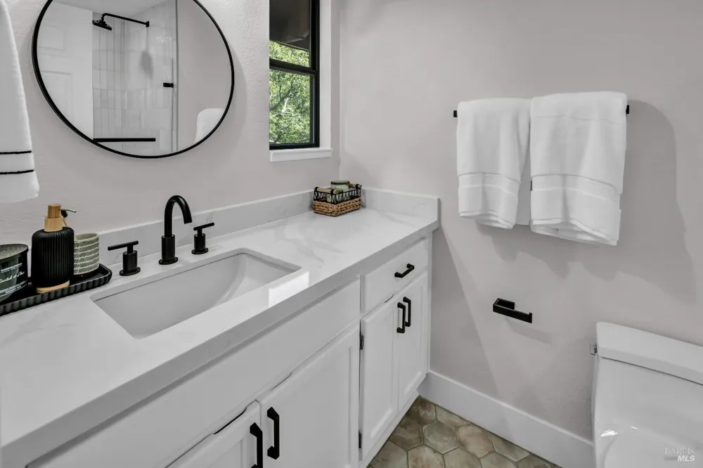 40 Los Pinos Nicasio, CA 94946