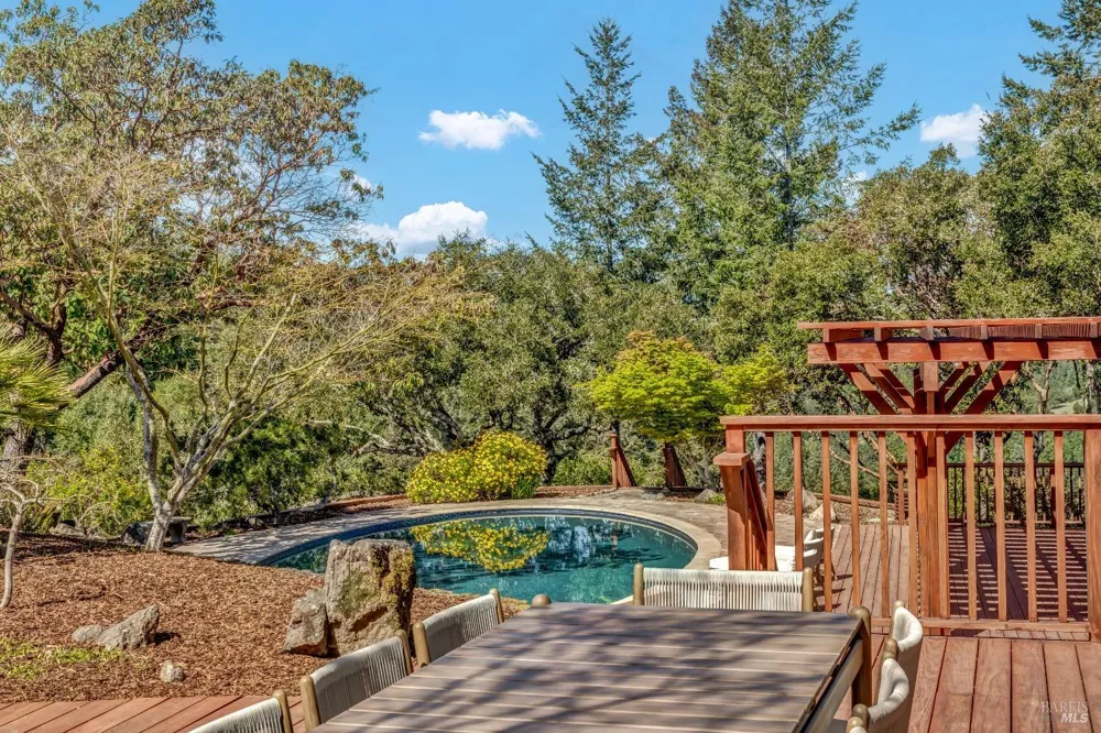 40 Los Pinos Nicasio, CA 94946