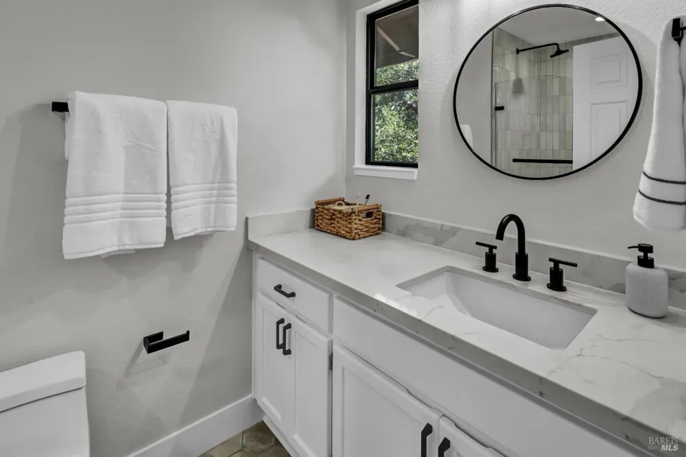 40 Los Pinos Nicasio, CA 94946